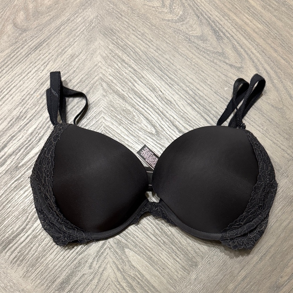 Victoria’s Secret “Dream Angels” push up bra